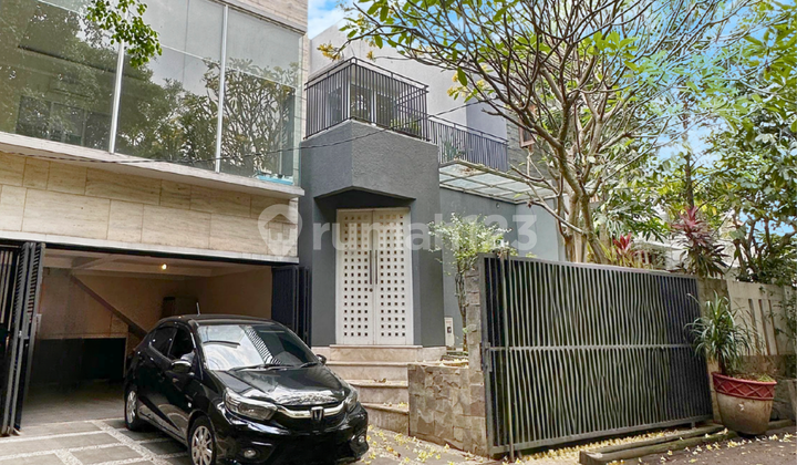 Rumah Mewah di Kebayoran Baru, Jakarta Selatan