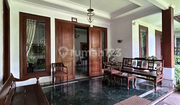 Rumah di Kebayoran Baru Arah Senayan Jalan Tenang Lokasi Elite Perumahan 2