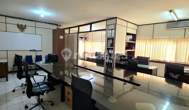 Disewakan Ruko Gandeng 4 Lantai Di Kramat Senen 1