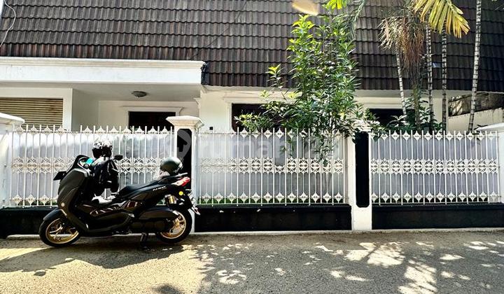 CHEAPEST! WELL-MAINTAINED SQUARE LAND HOUSE IN THE KEMANG AREA