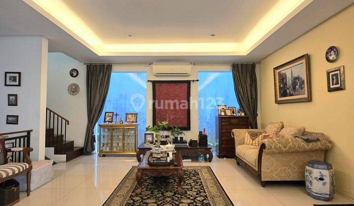 Rumah Bagus di Kemang Semi Furnished  2