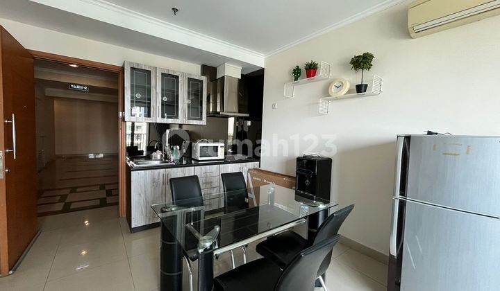 For Sale Hampton Park Apartment, Good Condition, Ready to Occupancy, Pool View 2