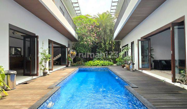 Rumah di Kemang , Jakarta Selatan Vibesnya Villa di Bali Super Keren Sejengkal Ke Jalan Raya, Jalan Privat 1