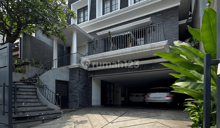 Rumah Bergaya American Classic + Rooftop Di Kebayoran Baru  1