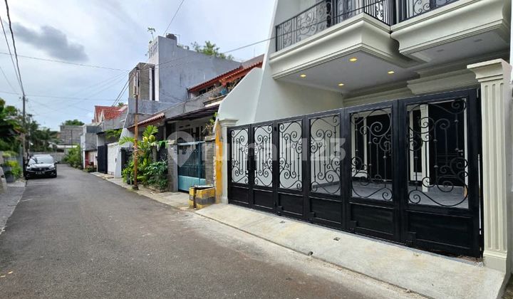 Rumah Baru Design Classic Komplek Rawamangun Jakarta Timur 2