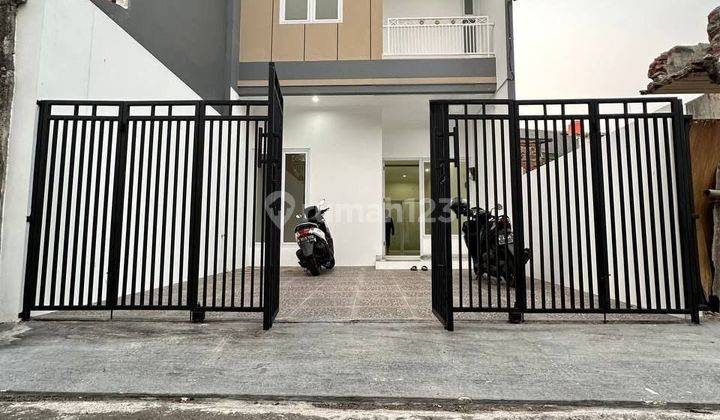 Rumah Baru Modern Siap Huni di Kayu Putih Jakarta Timur  1