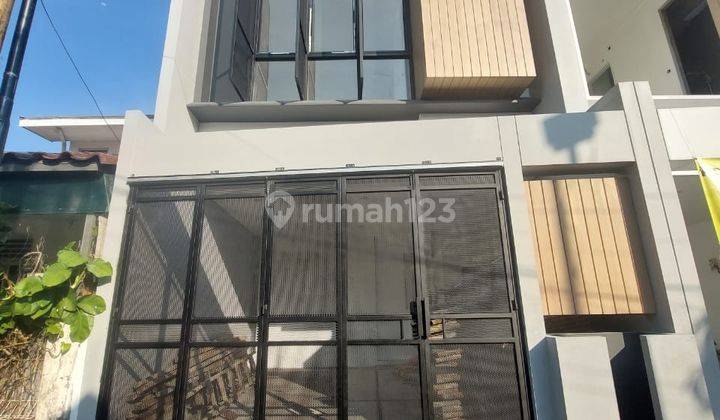 Rumah Baru Strategis di Komplek Kayu Putih Jakarta Timur  1