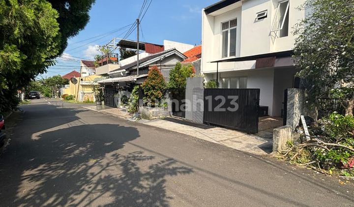 New House in Duren Sawit Complex, East Jakarta 2