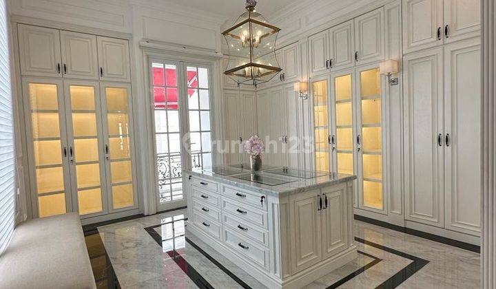 Rumah Mewah Full Furnish di Menteng Jakarta Pusat  2