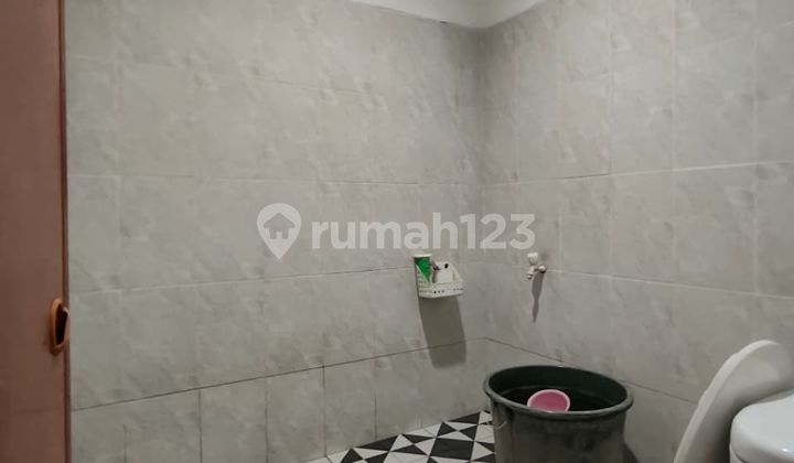 Non-complex second-hand house in Tebet Kebon Baru, South Jakarta 2