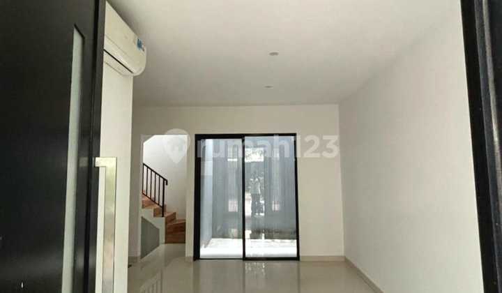 Rumah second di cluster cipayung Jakarta Timur  2