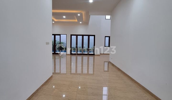 Rumah mewah dgn pool pribadi di komplek Duren sawit jakarta timur  2