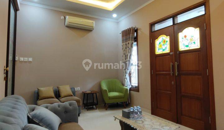 Rumah second full furnished di ciracas Jakarta Timur  2