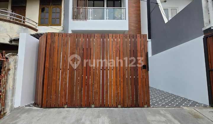 Rumah modern minimalis di komplek pondok kelapa jakarta timur Rumah modern minimalis di komplek pondok kelapa jakarta timur
