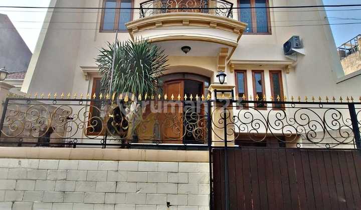 Luxury full marble house in Rawamangun, East Jakarta