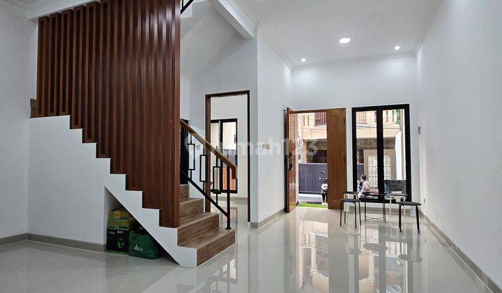 Rumah Baru Deisgn Modern di Pondok Kelapa Jakarta Timur  2