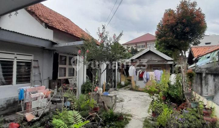 Rumah lama hitung tanah di Utan kayu Jakarta timur 