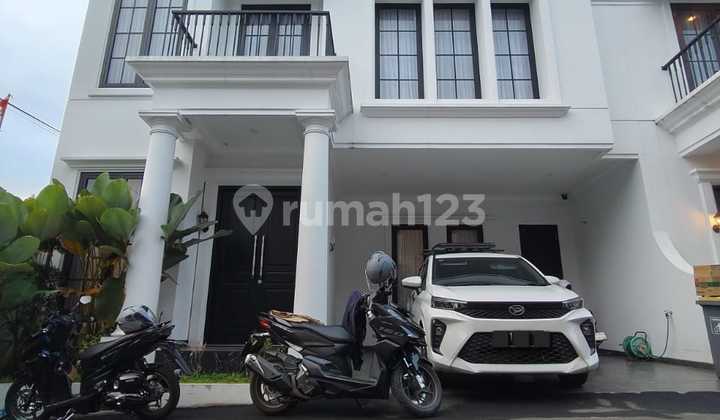 Modern Classic Ready-to-Occupy House in Setu Cipayung, East Jakarta Modern Classic Ready-to-Occupy House in Setu Cipayung, East Jakarta