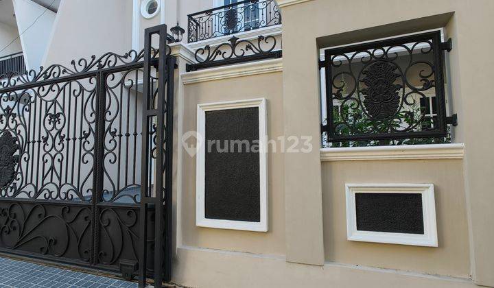 Rumah Baru Modern Bebas Banjir di Duren Sawit Jakarta Timur 2