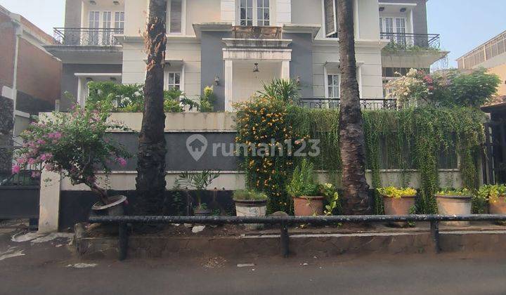 Rumah Mewah Design Classic di Cempaka Putih Jakarta Pusat  1