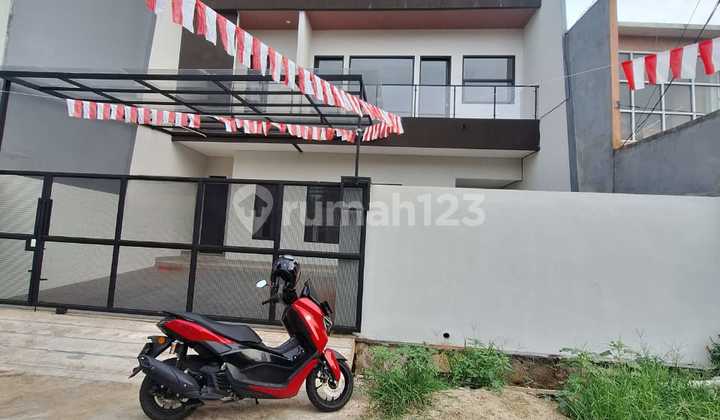 Rumah Mewah 3 Lantai Siap Huni di Duren Sawit Jakarta Timur