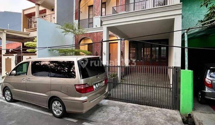 Rumah minimalis di cempaka putih Jakarta pusat  1