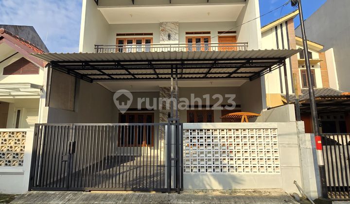Rumah baru di komplek elit billymoon pondok kelapa jakarta timur  1