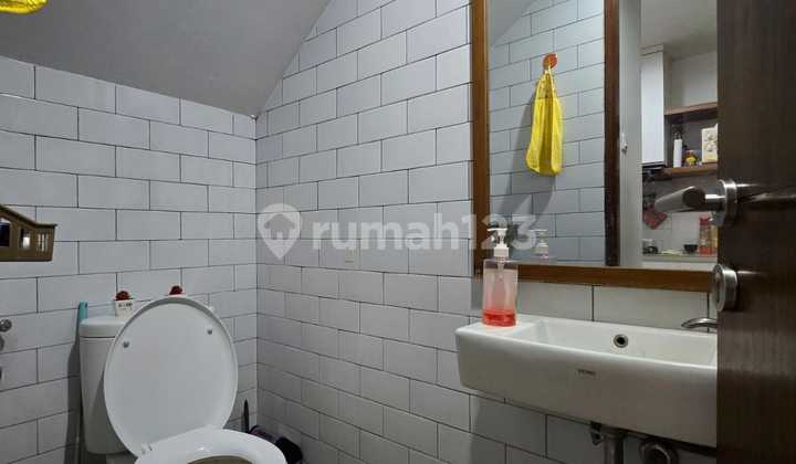 Fully furnished house in the Bambu Apus complex, East Jakarta. 2