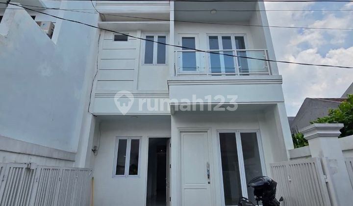 Rumah baru di komplek pondok kelapa Jakarta timur 