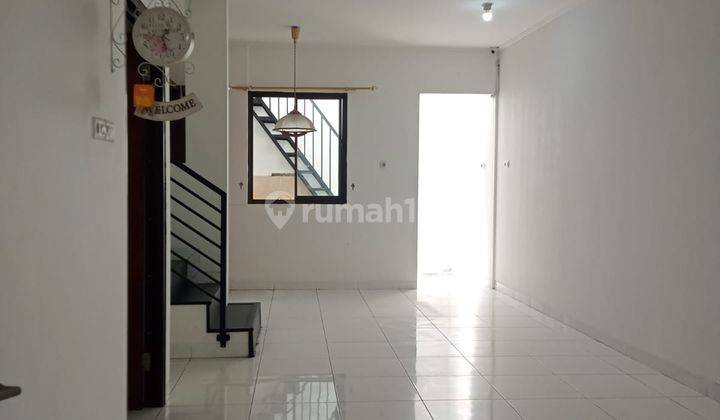 Rumah Second di Komplek Rawamangun Jakarta Timur  2