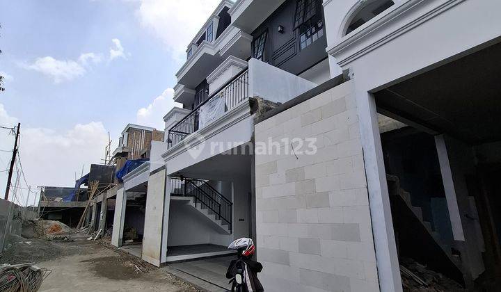 Rumah Mewah Design Classic di Pejaten Barat Jakarta Selatan  2