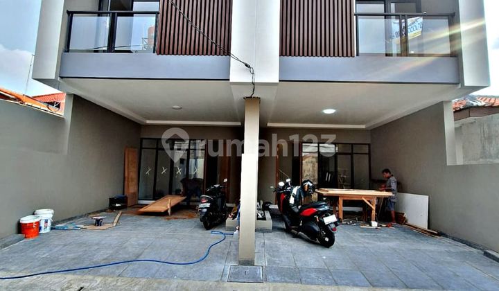Rumah baru siap huni di Kemayoran Jakarta pusat 