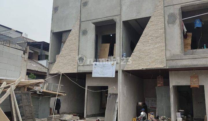 Rumah Baru di Cluster Jatinegara Kaum Jakarta Timur  1