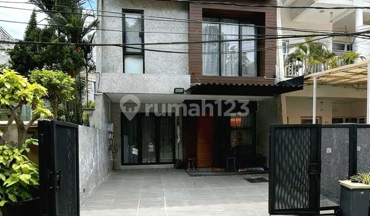 Rumah Siap Huni Bebas Banjir di Komplek Sunter Jakarta Utara