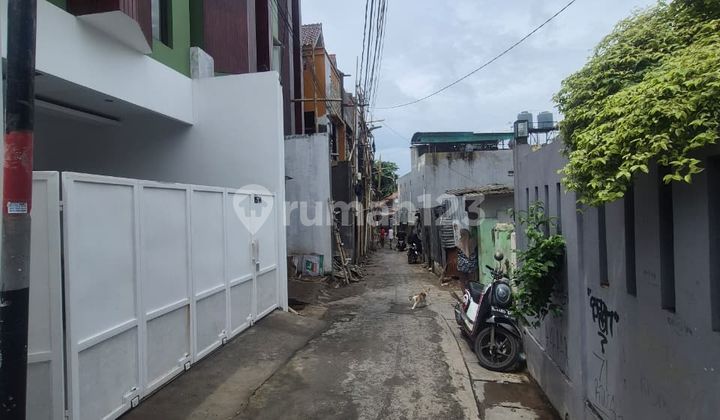 Rumah Baru 3 Lantai di Utan Kayu Matraman Jakarta Timur 2