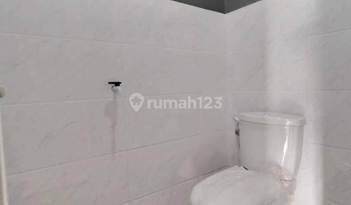 Rumah siap huni free biaya biaya di Kramat Jati Jakarta timur  2