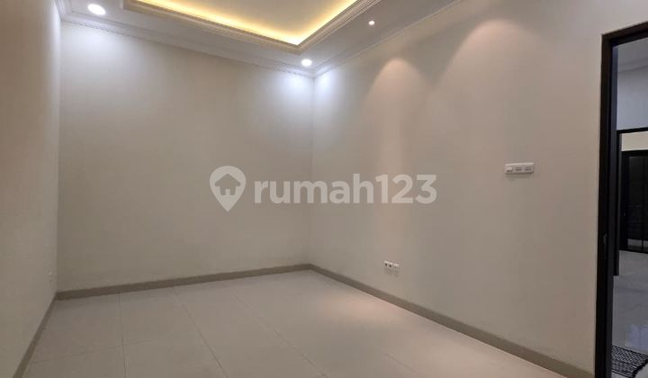 Rumah baru classic modern di Duren sawit jakarta timur  2