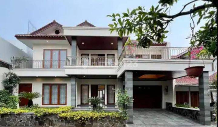 Rumah Modern Tropical di Jatipadang Jakarta Selatan  1