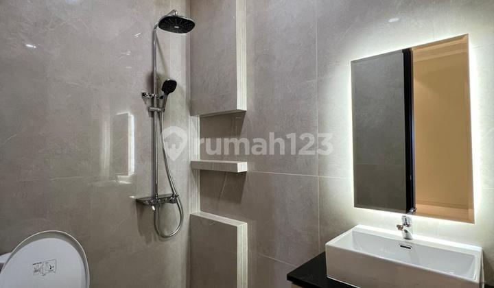 For Sale House in Cempaka Putih Barat, Central Jakarta 2