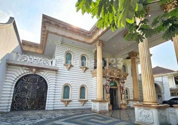 Disewakan Rumah Mewah Fully Furnished di Metro Pondok Indah Jakarta Selatan