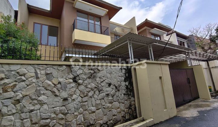 Dijual rumah Kemang 2,5 lantai Jakarta Selatan  1