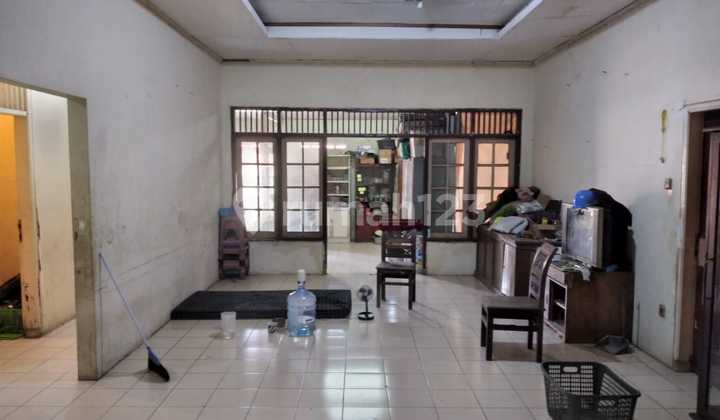 Rumah Disewakan untuk Usaha Lokasi Pinggir Jalan Ramai dan Strategis Sekitar Bintaro Plaza Rumah Disewakan untuk Usaha Lokasi Pinggir Jalan Ramai dan Strategis Sekitar Bintaro Plaza