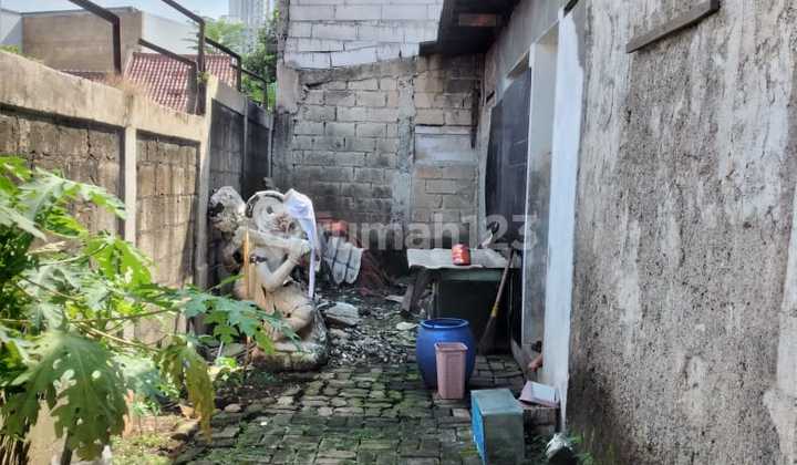 Rumah Disewakan untuk Usaha Lokasi Pinggir Jalan Ramai dan Strategis Sekitar Bintaro Plaza 2