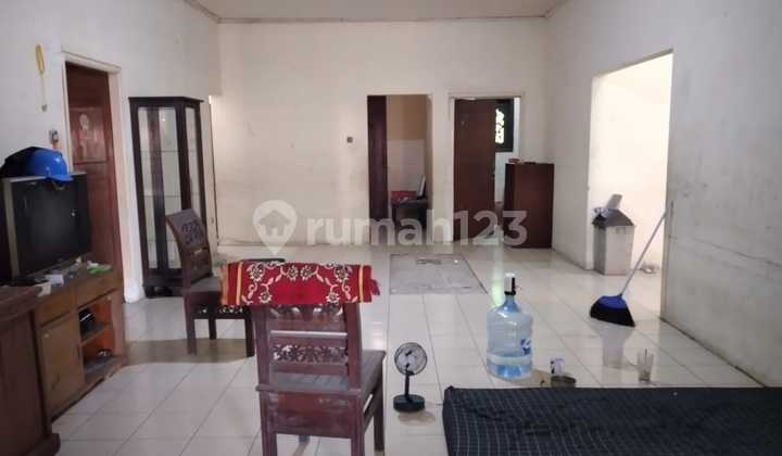 Rumah Disewakan untuk Usaha Lokasi Pinggir Jalan Ramai dan Strategis Dekat Bintaro Plaza Rumah Disewakan untuk Usaha Lokasi Pinggir Jalan Ramai dan Strategis Dekat Bintaro Plaza