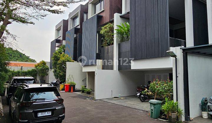 Rumah Bagus SHM di Cilandak, Jakarta Selatan 1