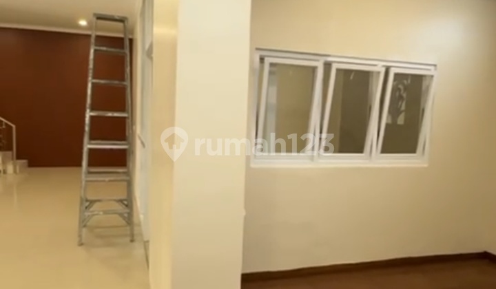 Rumah Full Renov Singgasana Pradana Dekat Mekarwangi Bandung  2
