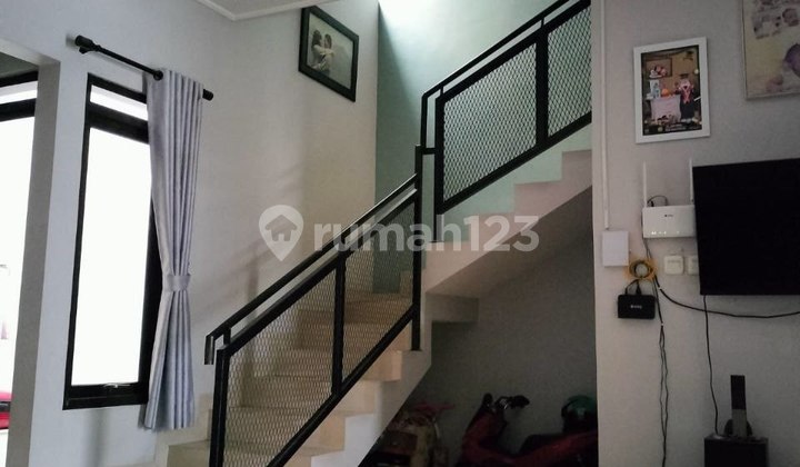 Minimalist House in Antapani Kidul Near Arcamanik, Bandung