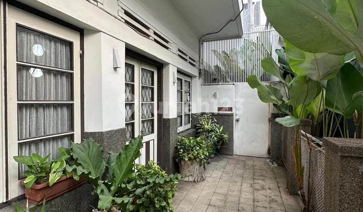 Rumah Adem Heritage Dekat Pasirkaliki, Kebonjati Bandung