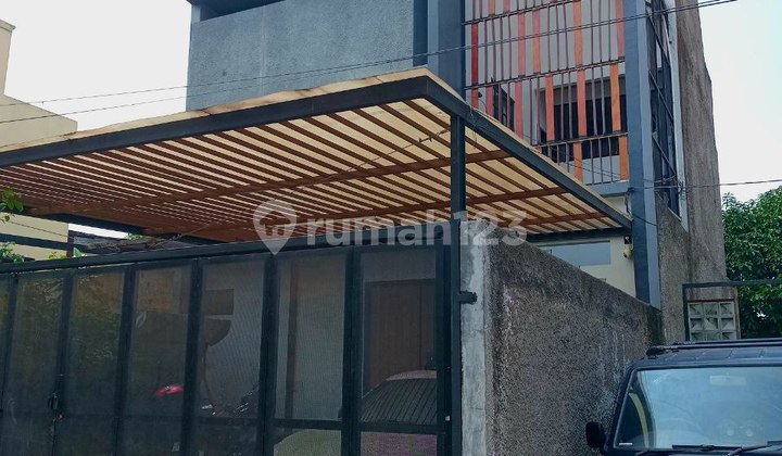Rumah Bagus Keren Dekat Kampus Polban Sarijadi Bandung 1