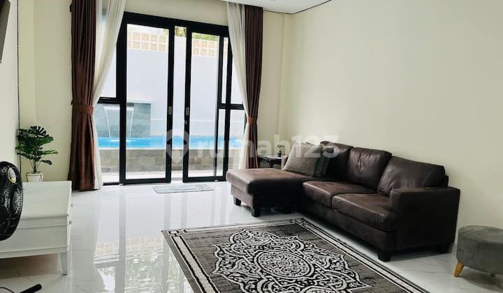 Rumah Dengan Kolam Renang Setiabudi Regency Dekat Pondok Hijau Bandung